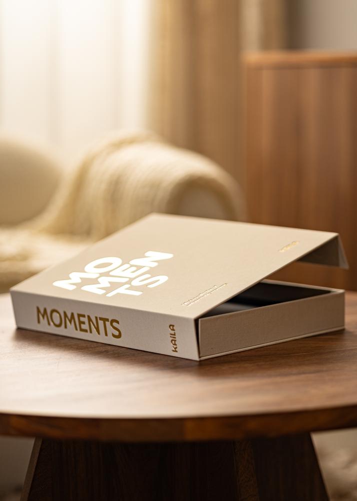 KAILA MOMENTS Creme - Coffee Table Photo Album (60 Cierna Strany / 30 listov)