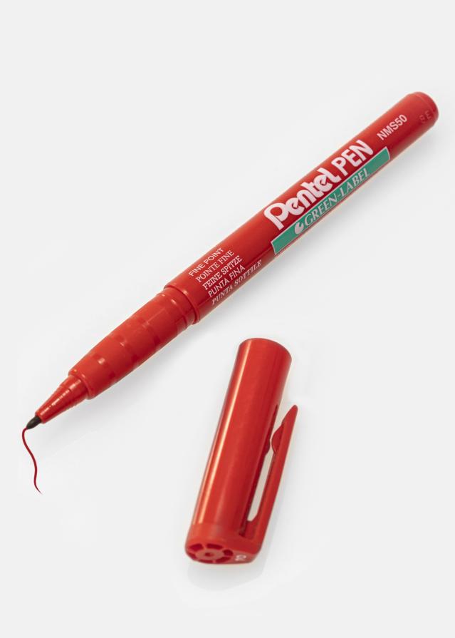 Pentel NMS50-B - Cervená Pero pre popis v albume - 1 mm