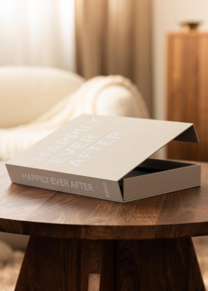 KAILA HAPPILY EVER AFTER Creme - Coffee Table Photo Album (60 Cierna Sidor)