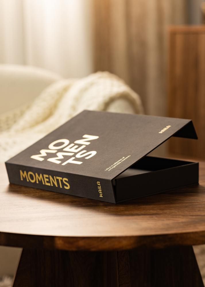 KAILA MOMENTS Black - Coffee Table Photo Album (60 Cierna Strany / 30 listov)