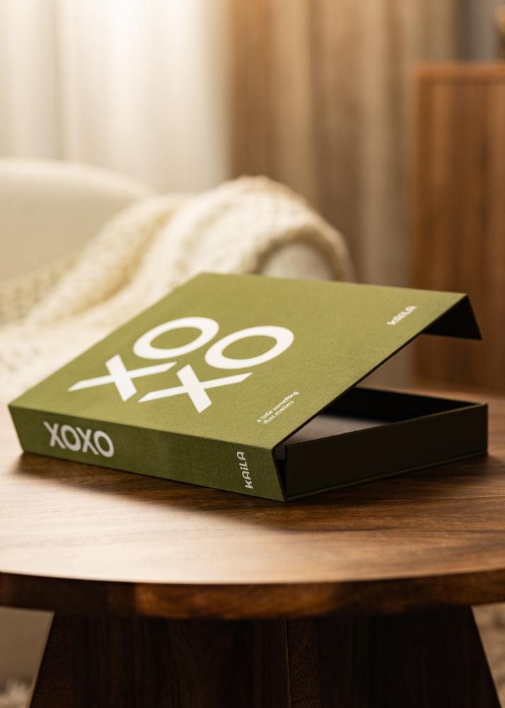 KAILA XOXO Olive - Coffee Table Photo Album (60 Cierna Strany / 30 listov)